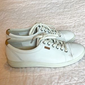 White Leather Ecco Lace up Shoes